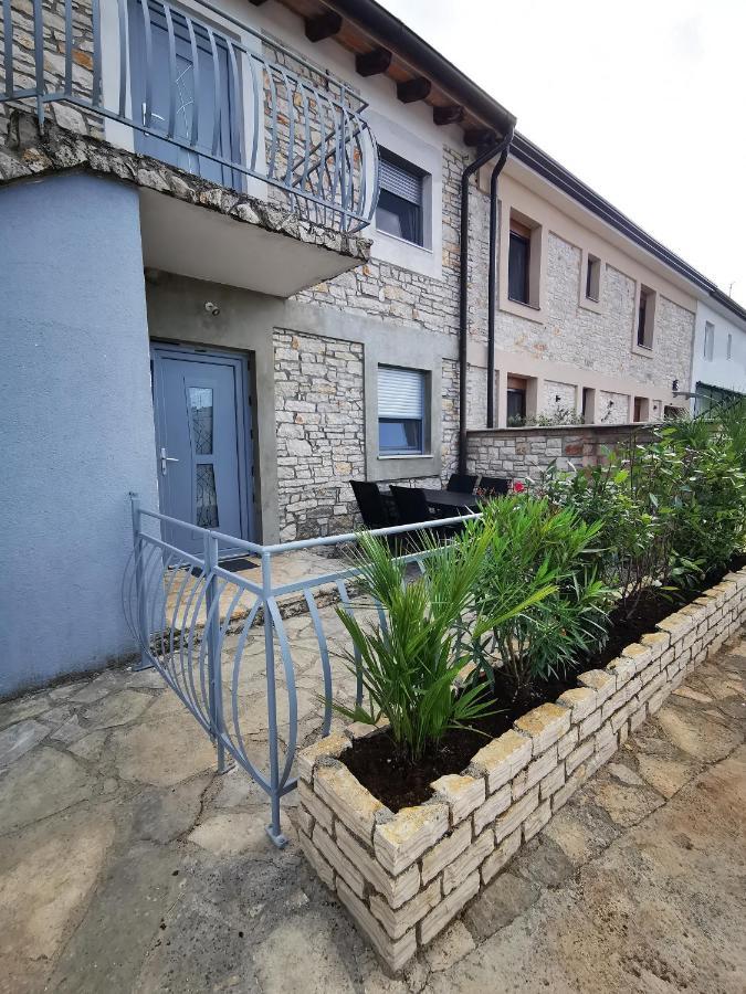 Meressa Paolia Apartments Novigrad  Exterior photo